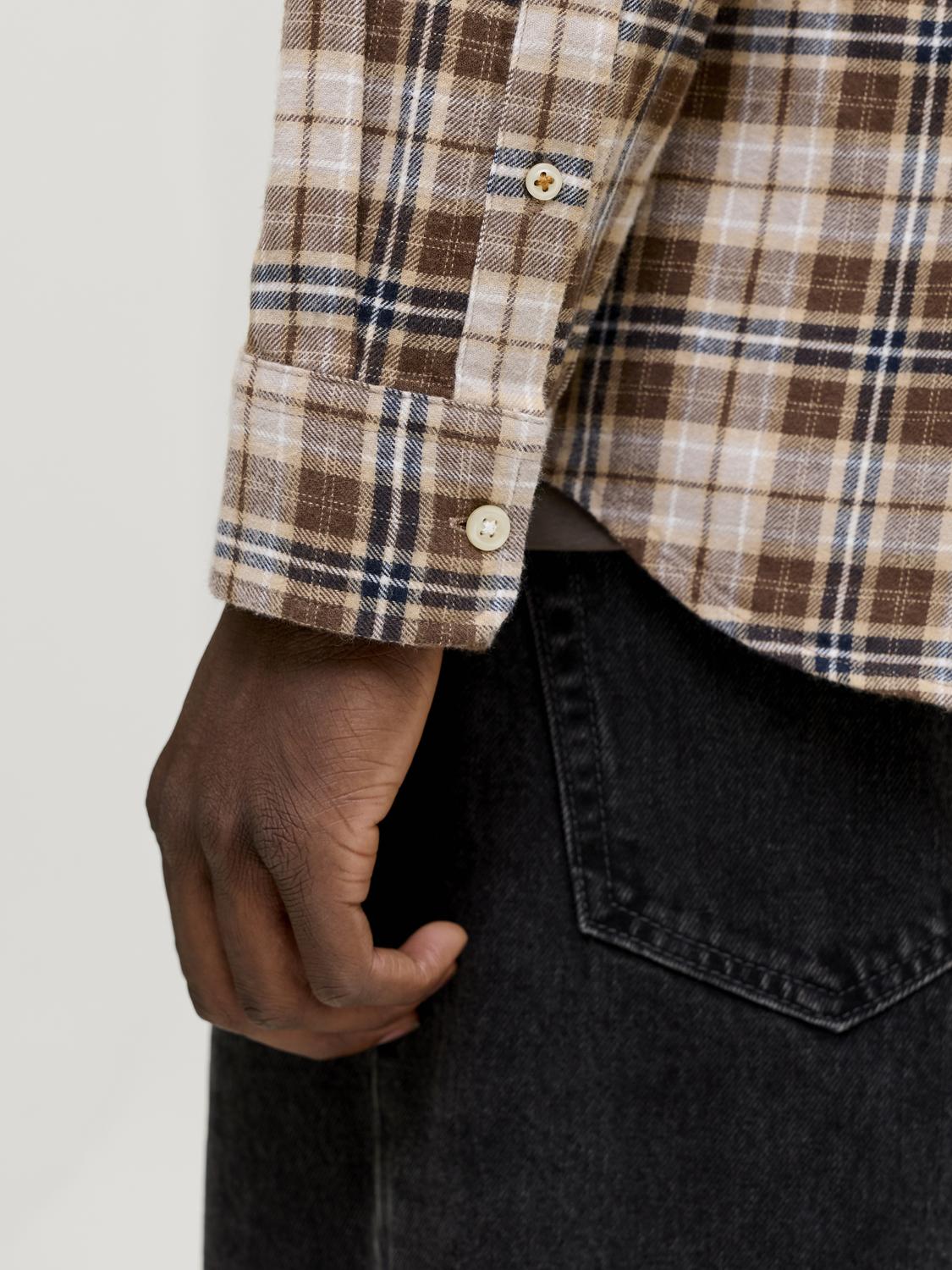 model_shot-detail